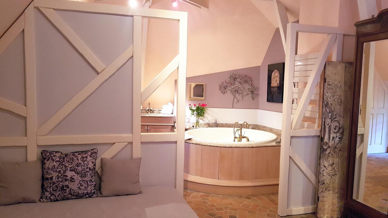 Le Cafe Du Village - Bar A Cocktails & A Ambiance Lohéac Екстериор снимка