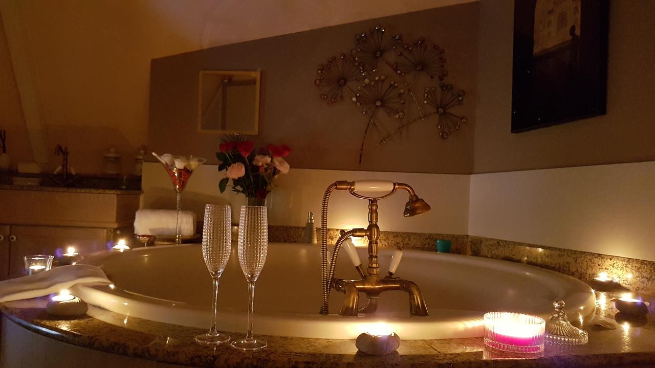 Le Cafe Du Village - Bar A Cocktails & A Ambiance Lohéac Екстериор снимка